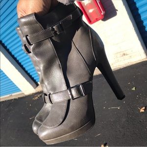 ✨Gray Winter Booties✨